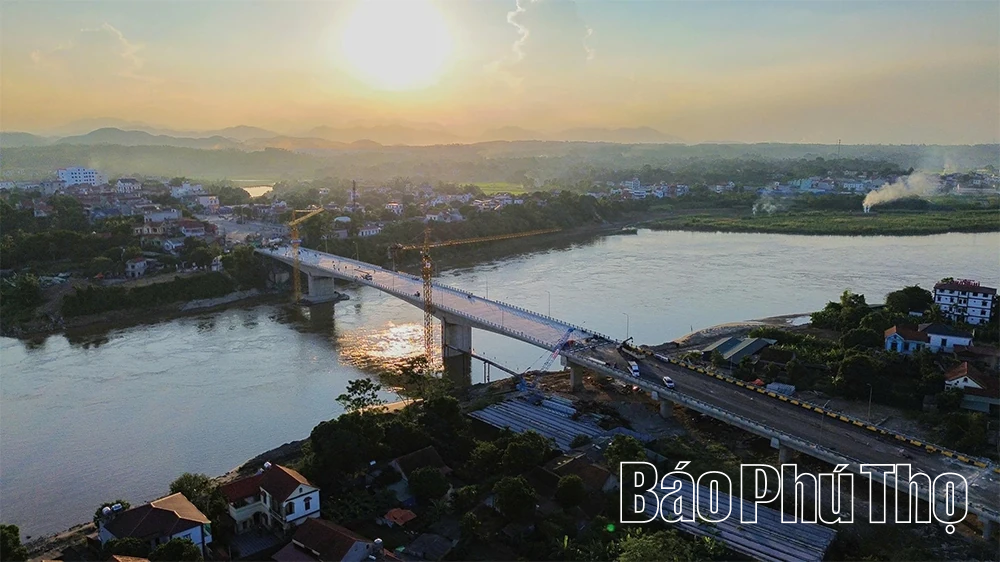 “Đếm ngược” về ngày thông xe cầu Phong Châu