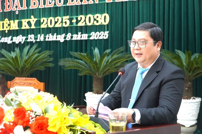 Phó Chủ nhiệm Thường trực Ủy Ban Kiểm tra Thành ủy TPHCM Nguyễn Chí Trung dự và chỉ đạo Đại hội Đảng bộ xã Kim Long (Ảnh SGGP)