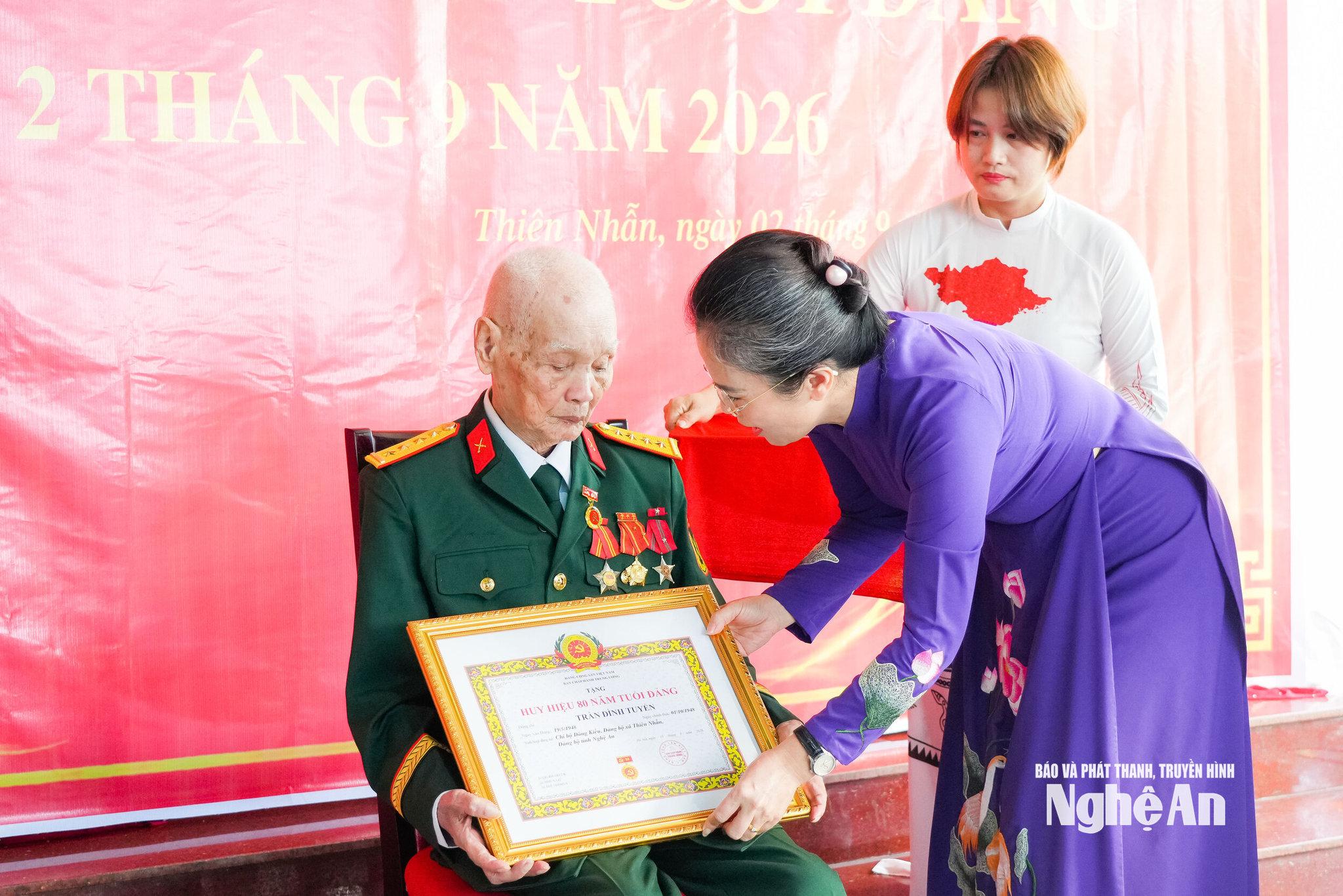 huy hiệu
