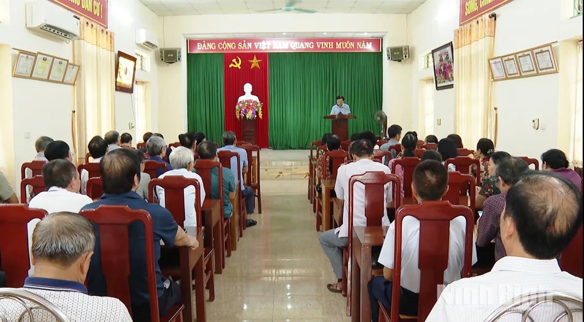 Chi bộ Tổ d&acirc;n phố T&acirc;n An, phường Hoa Lư tổ chức sinh hoạt chuy&ecirc;n đề về triển khai m&ocirc; h&igrave;nh &ldquo;Tuyến đường an to&agrave;n, sạch đẹp, văn minh&rdquo;.