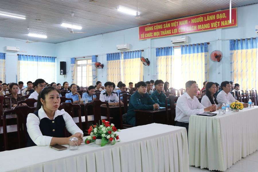 Các đại biểu tham dự lớp bồi dưỡng.