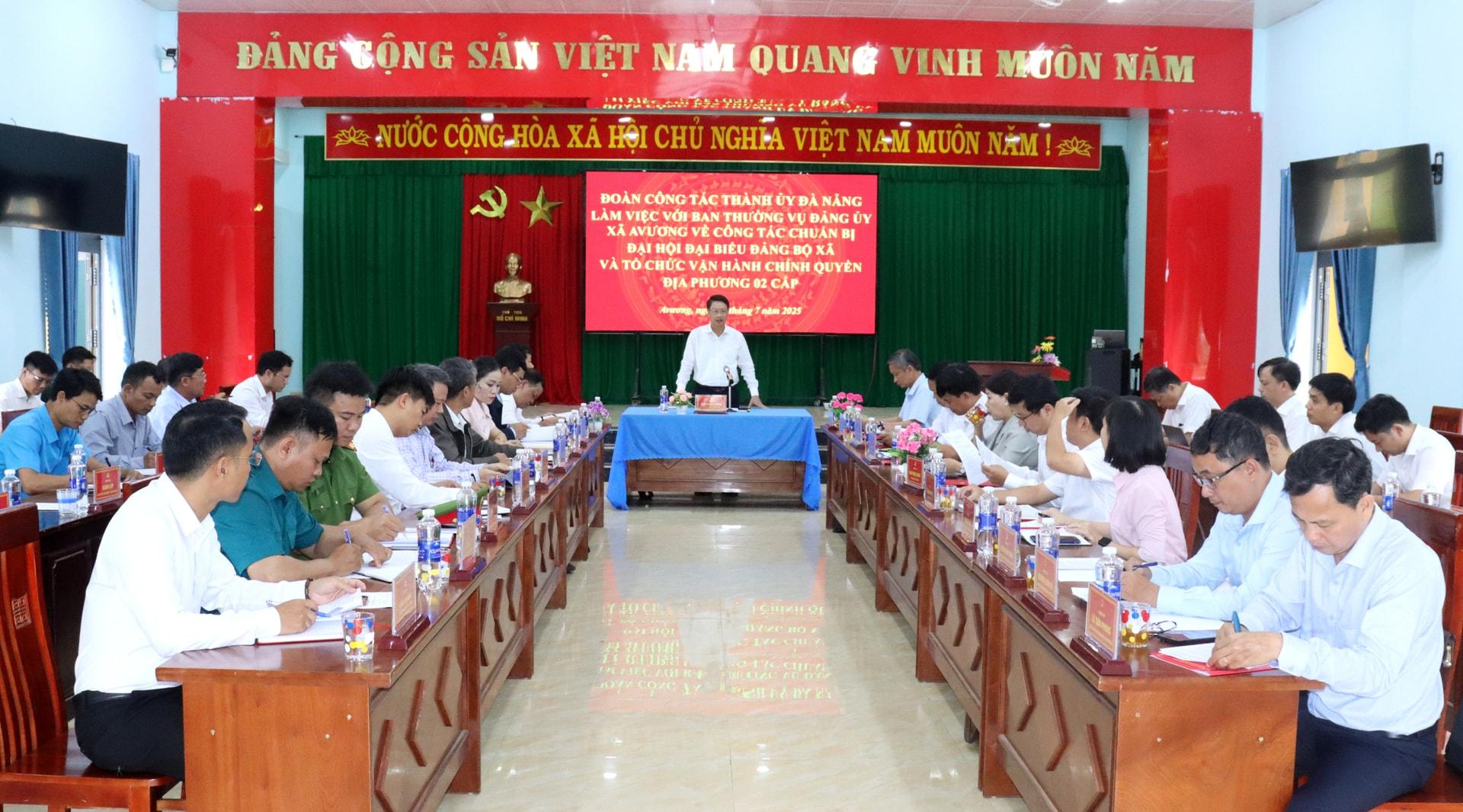 Phó Bí thư Thành ủy Ngô Xuân Thắng làm việc với Đảng ủy xã Avương