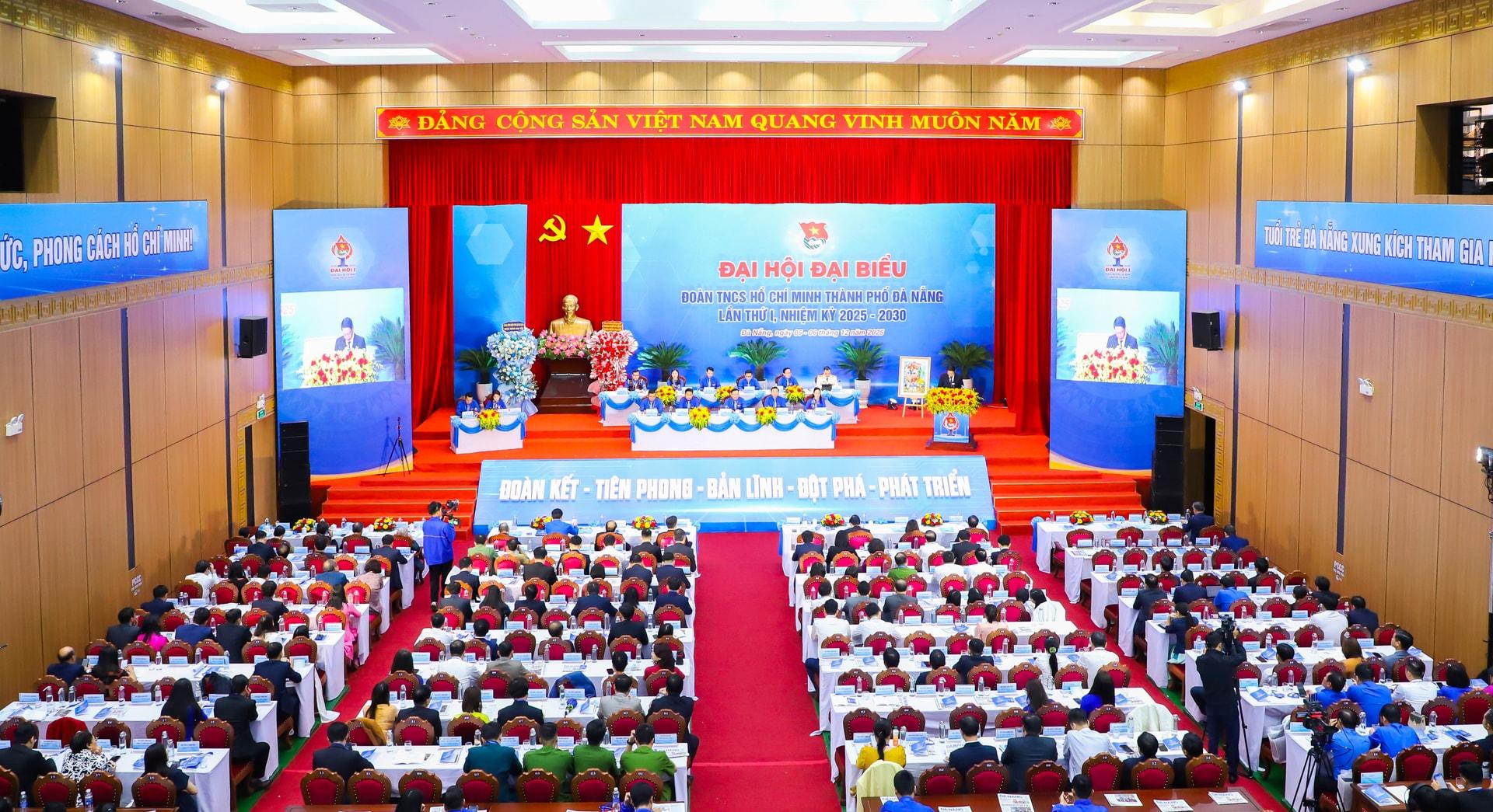 6-12 TOAN CANH DAI HOI