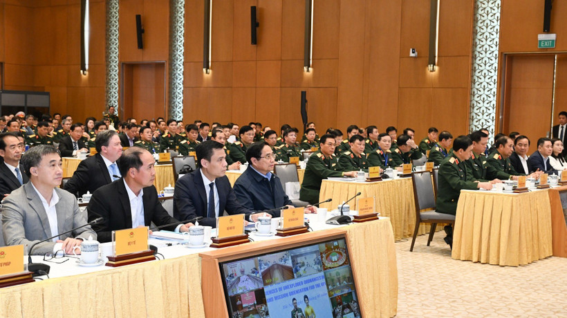 Thủ tướng Ch&iacute;nh phủ Phạm Minh Ch&iacute;nh chủ tr&igrave; Hội nghị tại điểm cầu Trung ương. Ảnh: Trần Hải