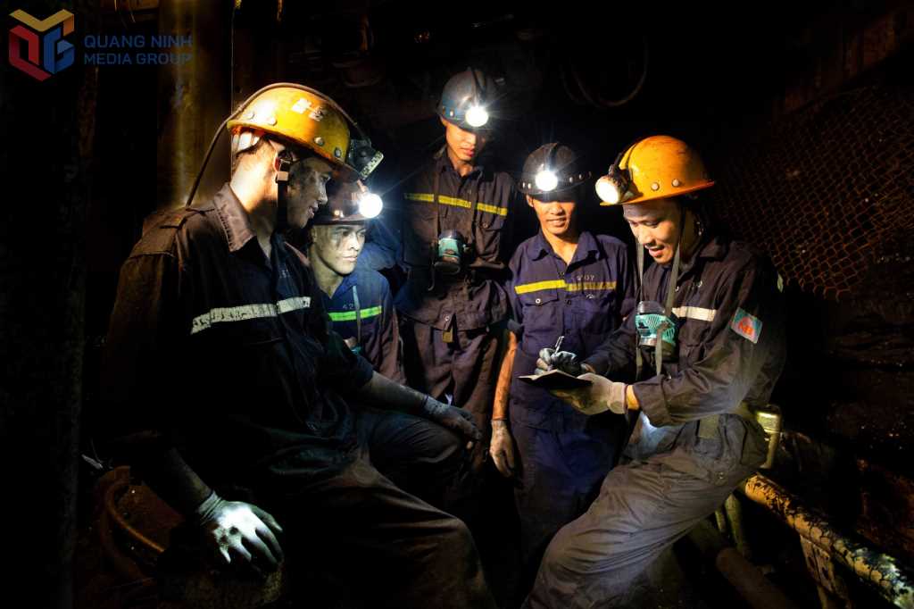 Concert “Quảng Ninh - Đất mỏ anh hùng” Tôn Vinh Các Thế Hệ Công Nhân Ngành Than