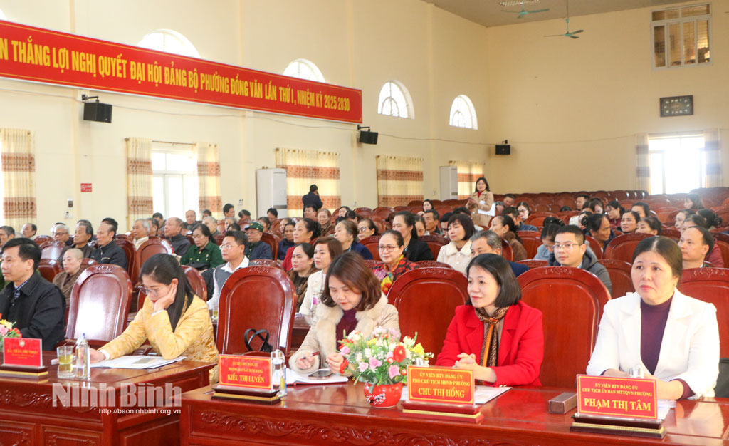 Các đại biểu dự buổi tổng kết.