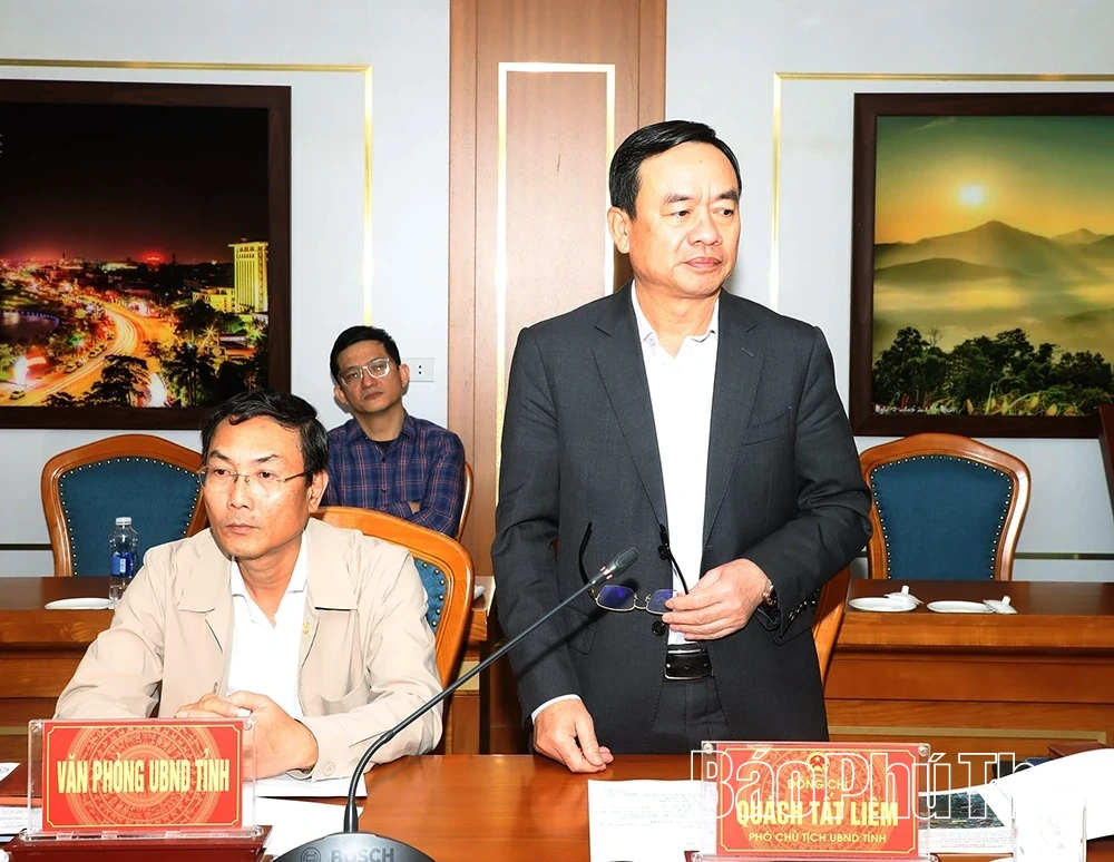 Chủ tịch UBND tỉnh nghe báo cáo phương án Quy hoạch phát triển giao thông vận tải