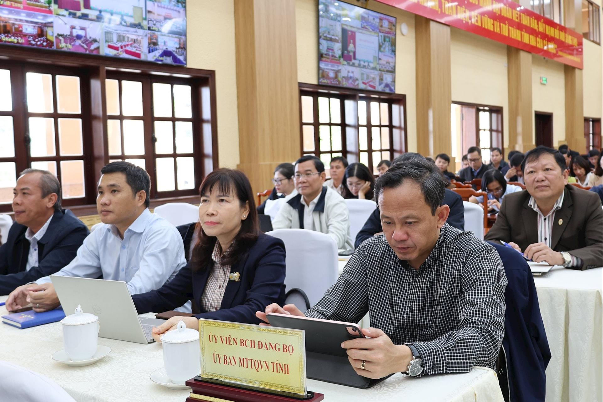 Các đại biểu dự hội nghị