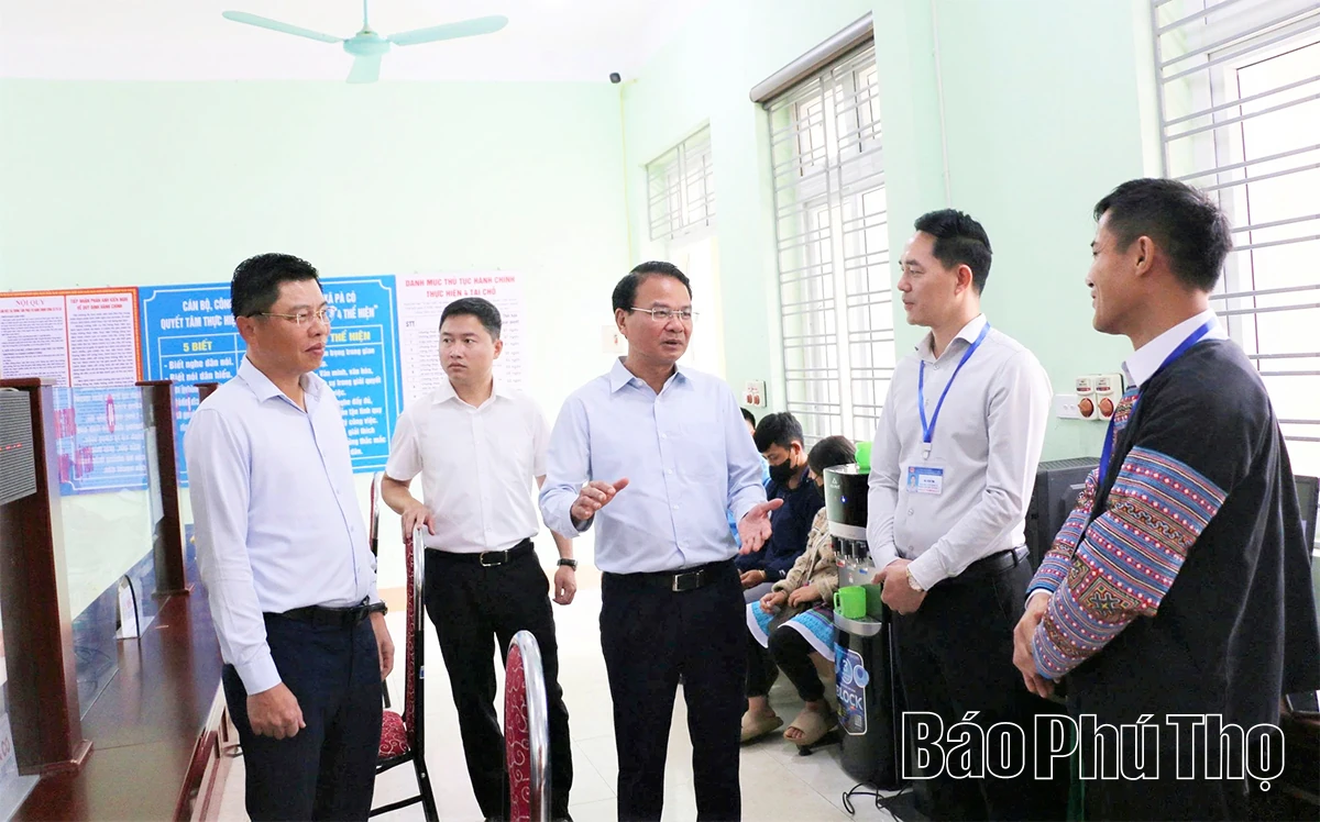 Bí thư Tỉnh uỷ Đặng Xuân Phong thăm và làm việc với Ban Thường vụ Đảng ủy xã Pà Cò