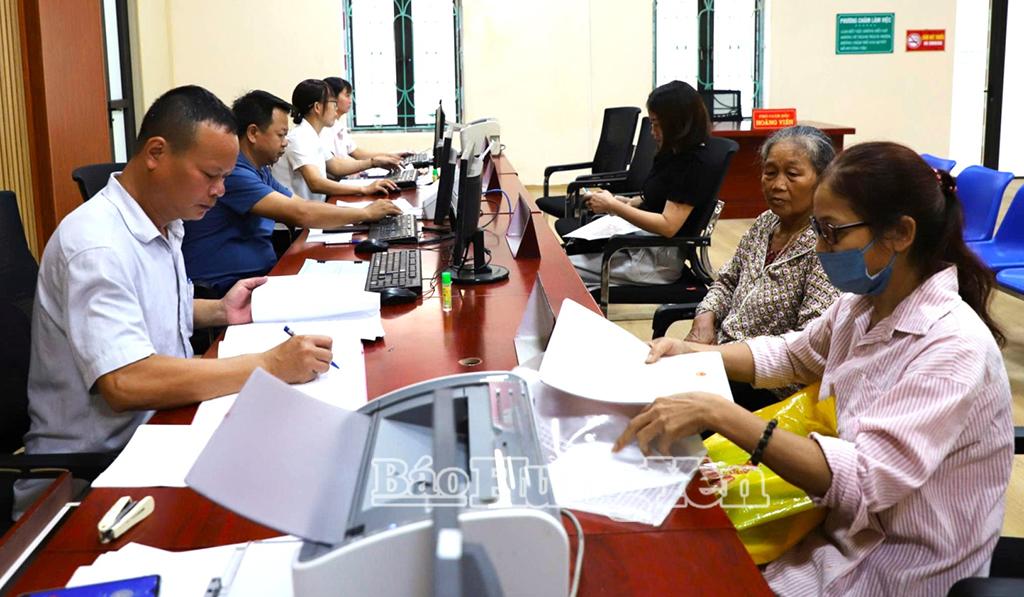 Giờ làm việc tại Trung tâm phục vụ hành chính công xã Long Hưng.