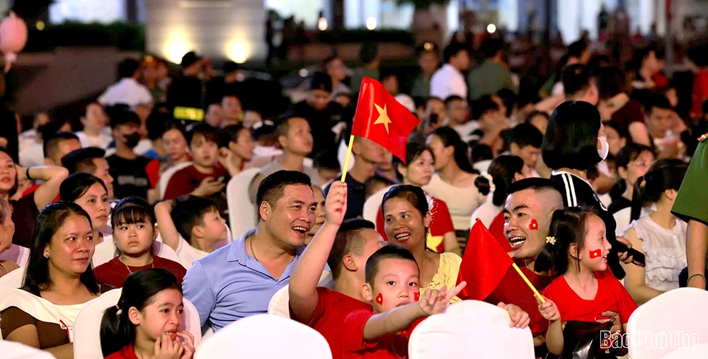 Phú Thọ rộn ràng đêm Quốc Khánh