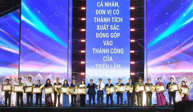 Văn phòng Chính phủ được nhận Bằng khen của Thủ tướng và giải ‘Không gian trưng bày tiêu biểu’- Ảnh 1. Văn phòng Chính phủ được nhận Bằng khen của Thủ tướng và giải ‘Không gian trưng bày tiêu biểu’- Ảnh 1.