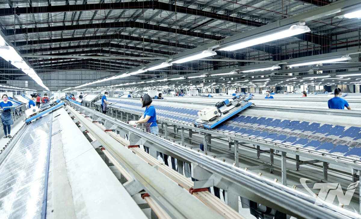 Các doanh nghiệp trên địa bàn tỉnh tích cực ứng dụng tiến bộ khoa học công nghệ vào sản xuất, hoàn thiện mô hình quản trị hiện đại, xây dựng môi trường làm việc an toàn, văn minh.