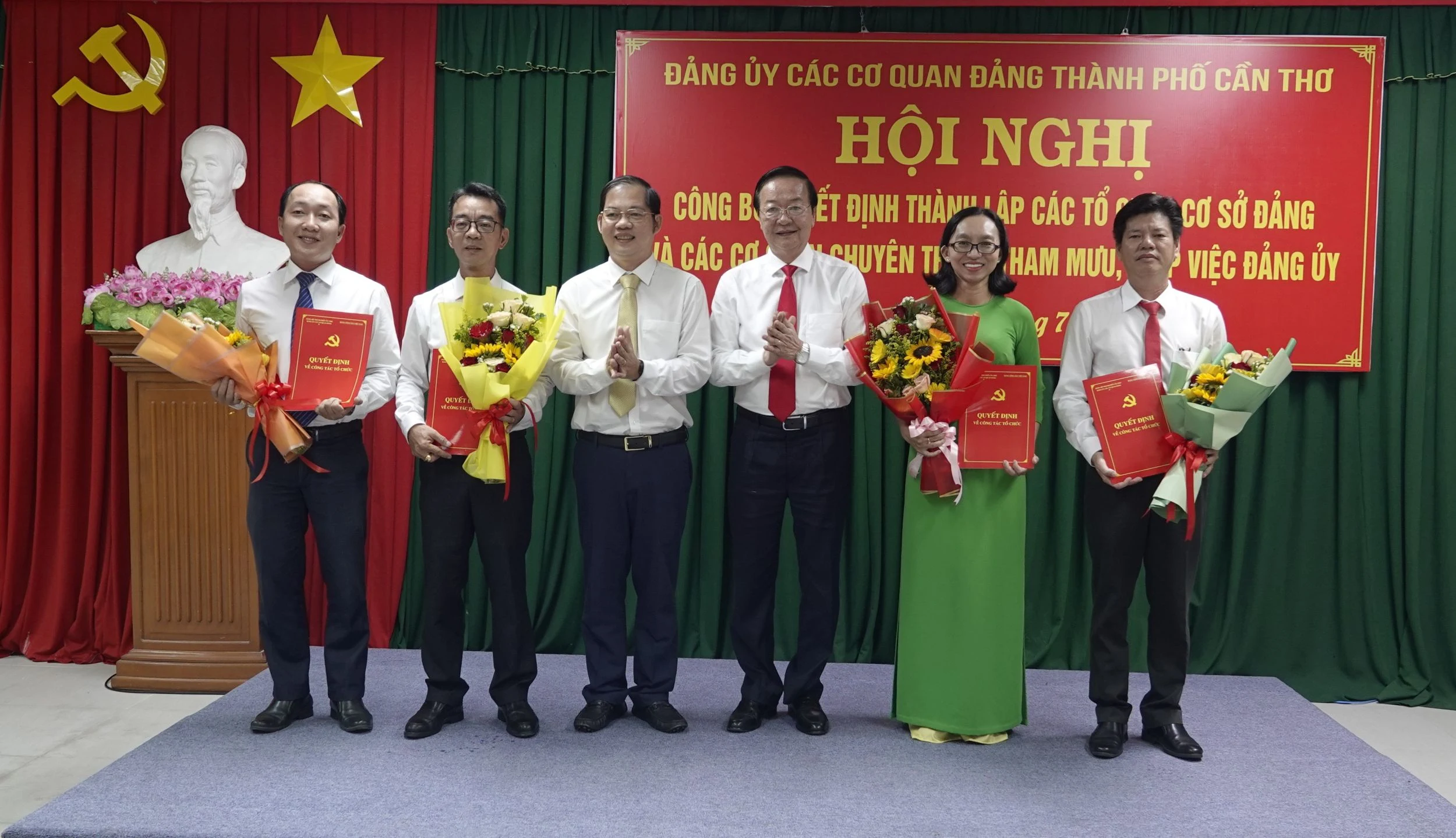 Công bố quyết định thành lập các tổ chức Đảng trực thuộc Đảng bộ các cơ quan Đảng TP Cần Thơ