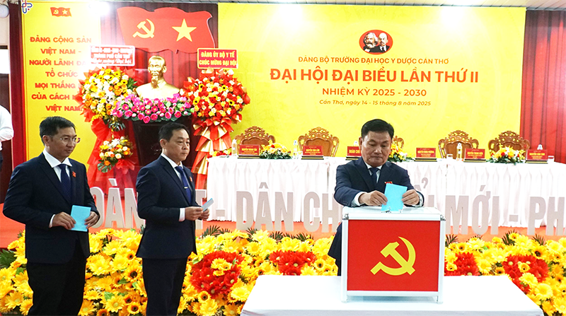 Ðại hội đại biểu Đảng bộ Trường Đại học Y Dược Cần Thơ nhiệm kỳ 2025-2030 thành công tốt đẹp