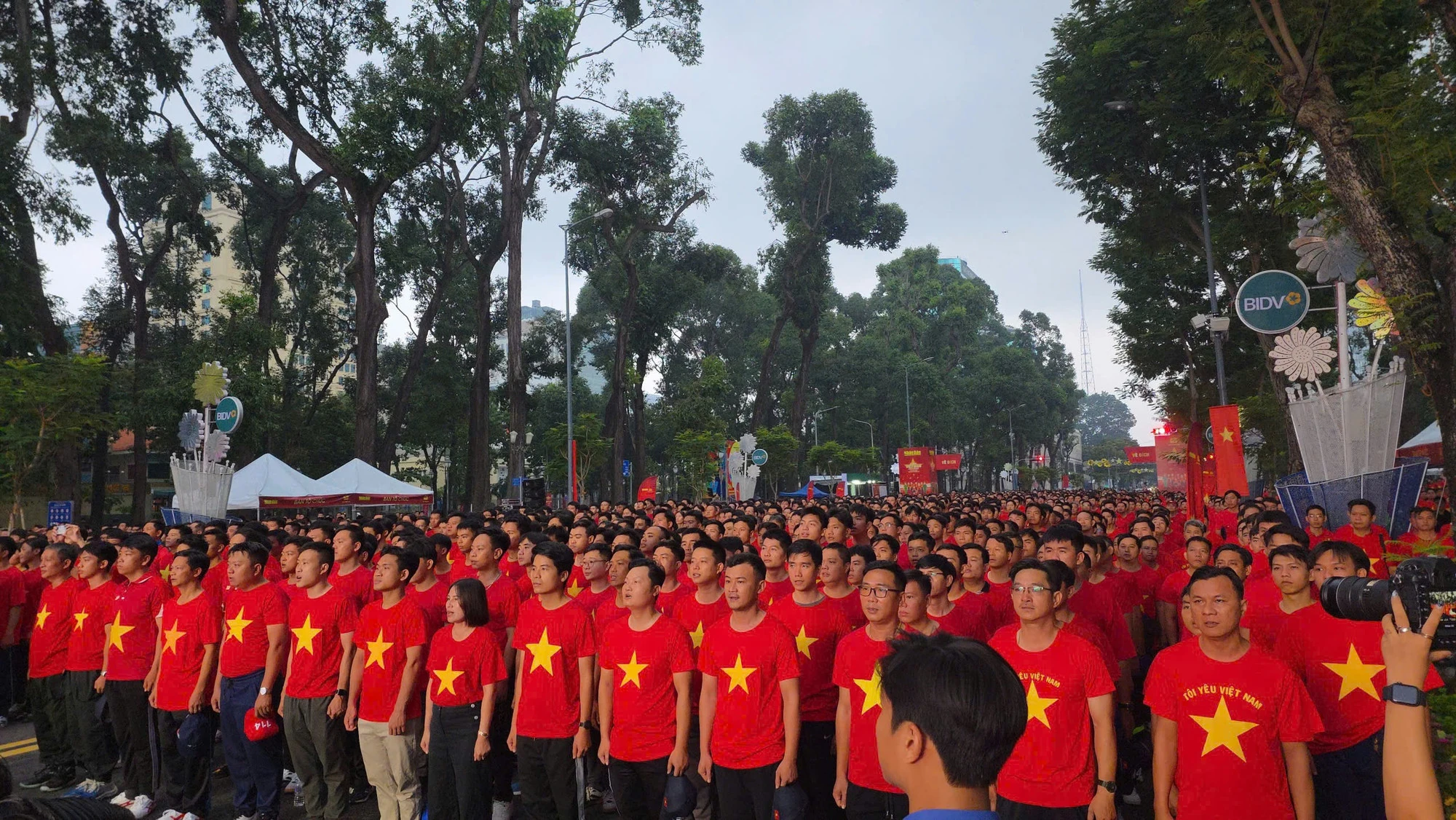 Hơn 1 triệu người cùng đi bộ vì một Việt Nam đoàn kết, hùng cường tiến vào kỷ nguyên mới
