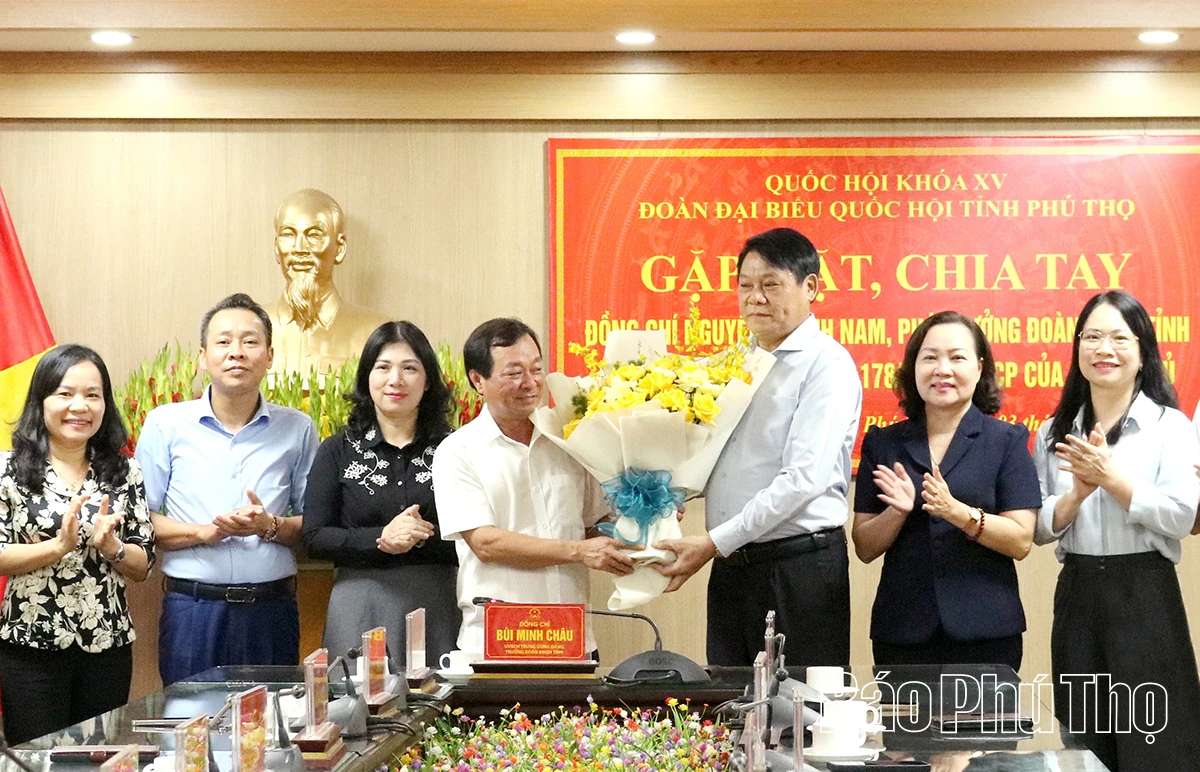 Đoàn ĐBQH tỉnh gặp mặt, chia tay cán bộ được nghỉ công tác, hưởng chế độ theo quy định