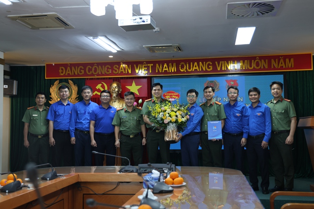 Đoàn Thanh niên Chính phủ thăm, động viên lực lượng diễu binh, diễu hành dịp kỷ niệm 80 năm Ngày Quốc khánh- Ảnh 5.