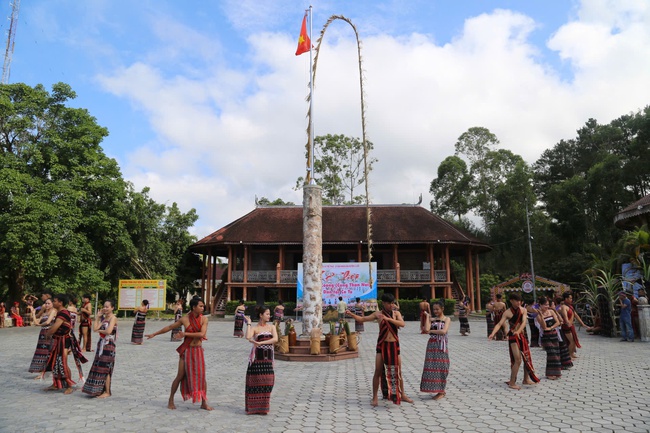 Tấc Ka Coong - Nét thiêng trong đời sống người Cơ Tu - Ảnh 2. Tấc Ka Coong - Nét thiêng trong đời sống người Cơ Tu - Ảnh 2.