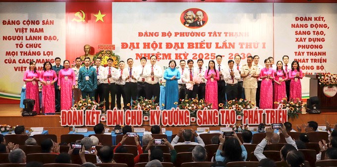 Ra mắt Ban Chấp hành Đảng bộ phường Tây Thạnh