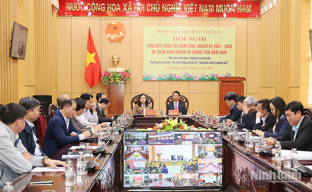 C&aacute;c đại biểu dự hội nghị tại điểm cầu UBND tỉnh Ninh B&igrave;nh.