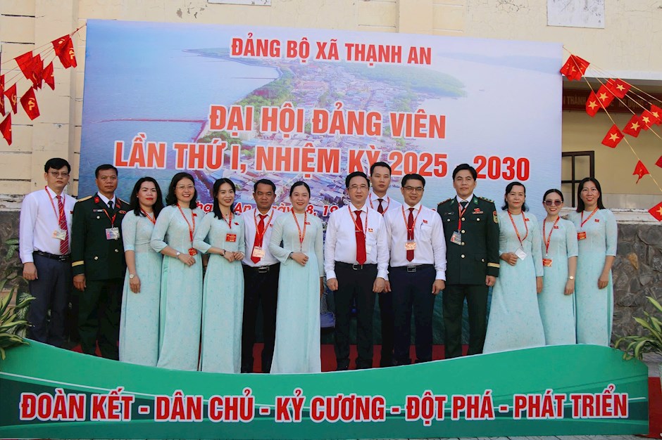Lãnh đạo TPHCM tham dự đại hội Đảng bộ xã đảo Thạnh An