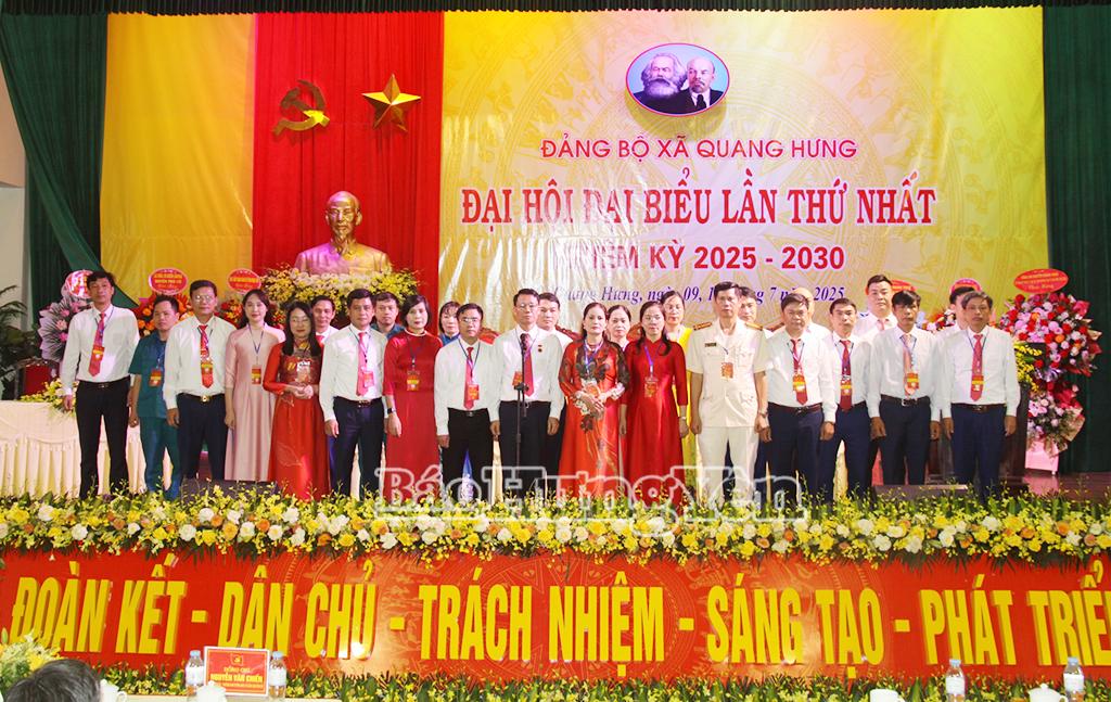 Ban Chấp hành Đảng bộ xã Quang Hưng nhiệm kỳ 2025-2030 ra mắt đại hội