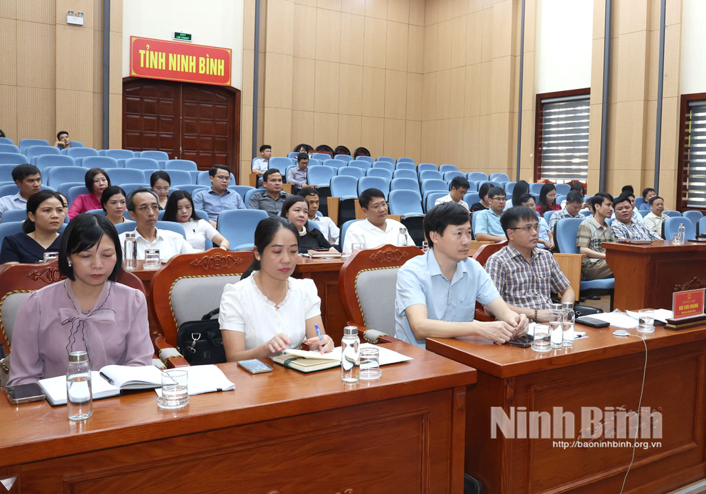 Các đại biểu dự hội nghị tại điểm cầu tỉnh Ninh Bình.