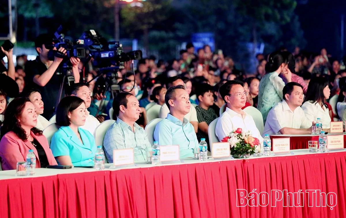 Chương trình nghệ thuật “Rạng rỡ non sông”