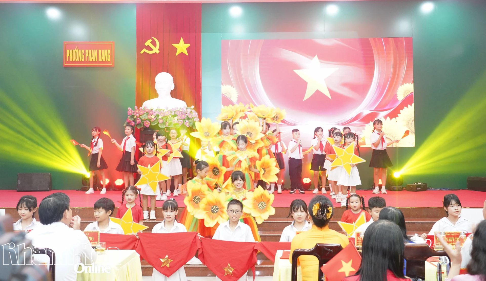 Tiết mục văn nghệ tại chương trình.