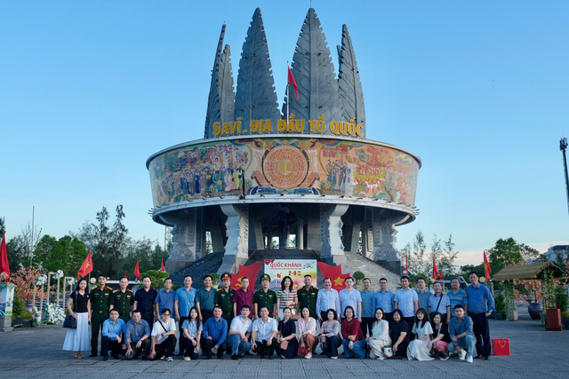 Về nguồn nơi địa đầu Tổ quốc- Ảnh 3.