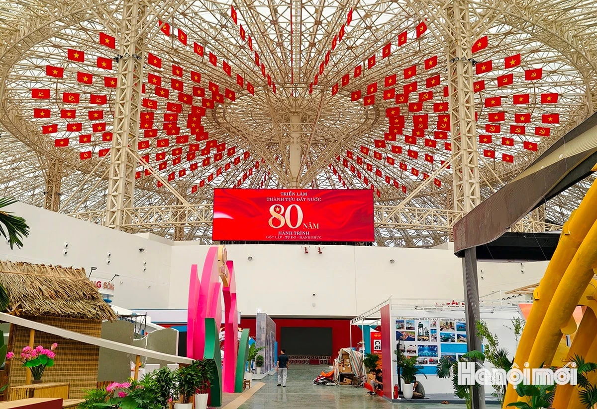 Triển lãm thành tựu đất nước trước “giờ G”