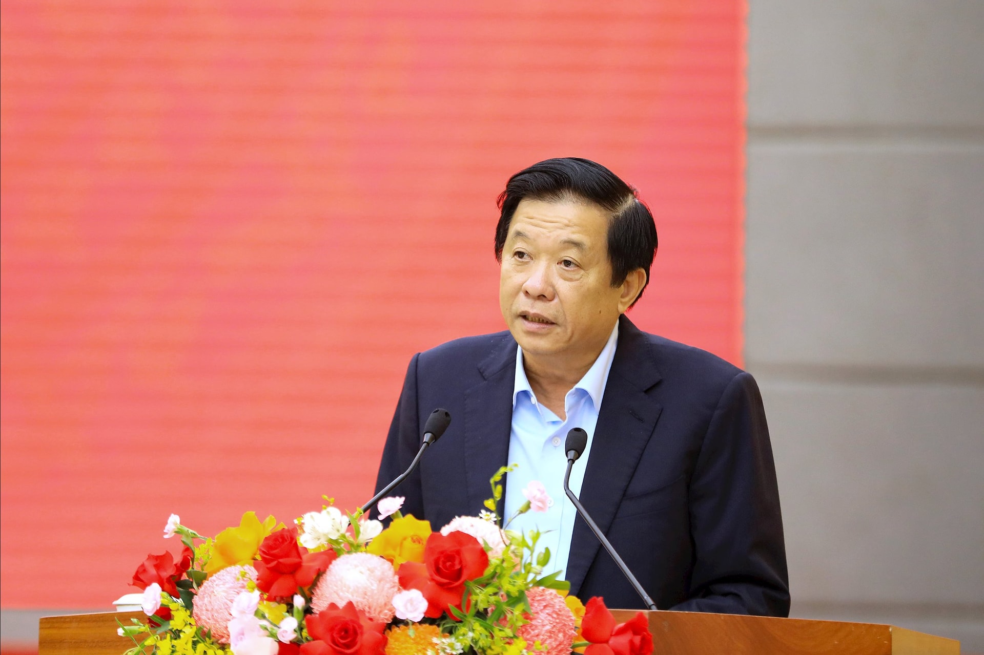 10 Đồng chí Bùi Văn Nghiêm, Ủy viên Ban Chấp hành Trung ương Đảng, Phó Trưởng ban Nội chính Trung ương phát biểu tại hội nghị