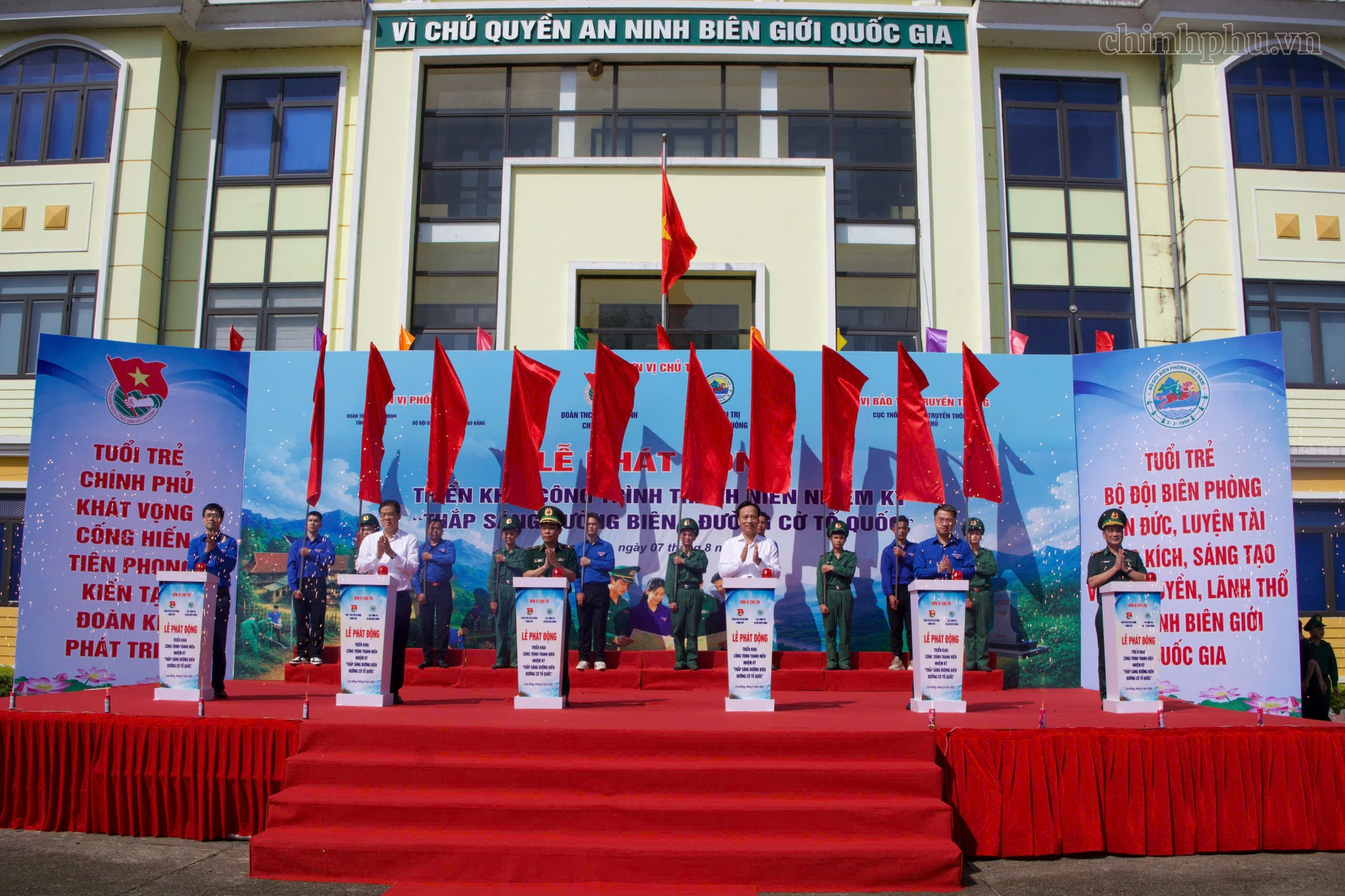 Phát động Công trình thanh niên nhiệm kỳ 'Thắp sáng đường biên - Đường cờ Tổ quốc'- Ảnh 3.