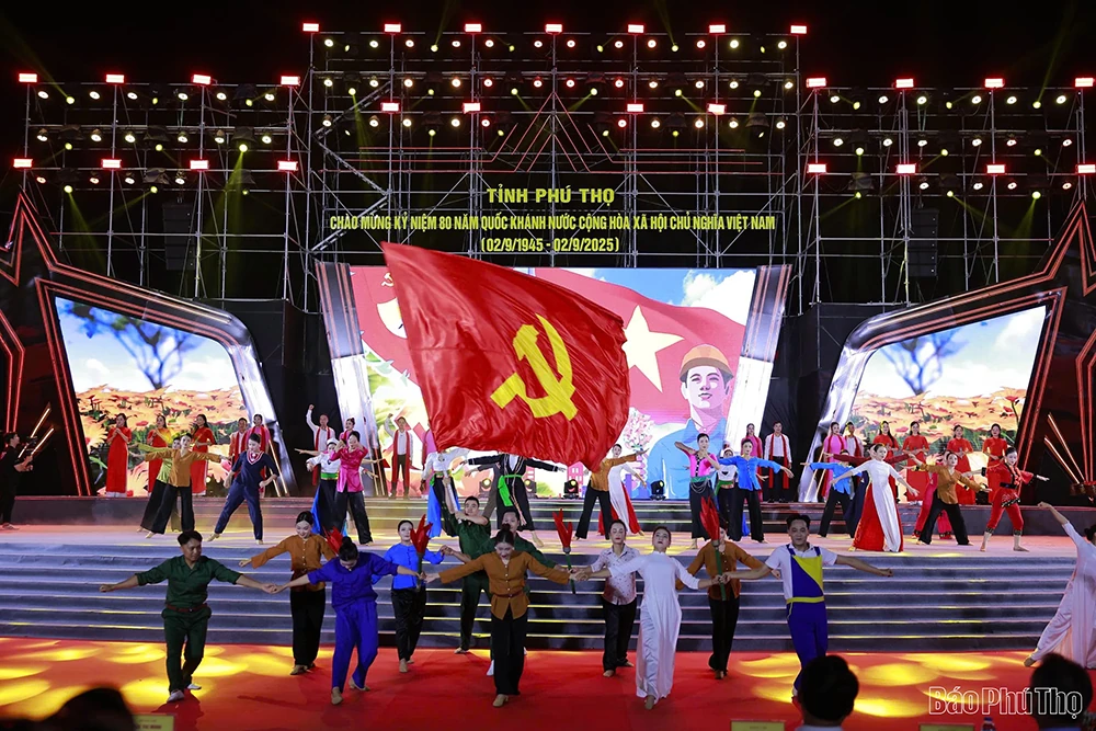 Phú Thọ rộn ràng đêm Quốc Khánh