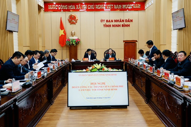 Tháo gỡ khó khăn, thúc đẩy tăng trưởng và hoàn thiện  chính quyền hai cấp tại Ninh Bình- Ảnh 7.