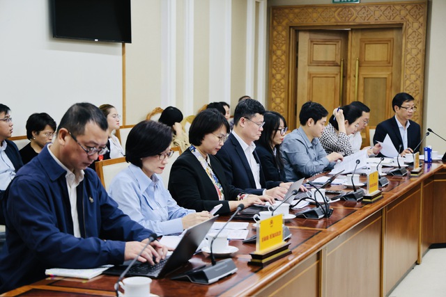 Quyết liệt cắt giảm TTHC, đẩy mạnh chuyển đổi số trong cơ quan nhà nước- Ảnh 4.