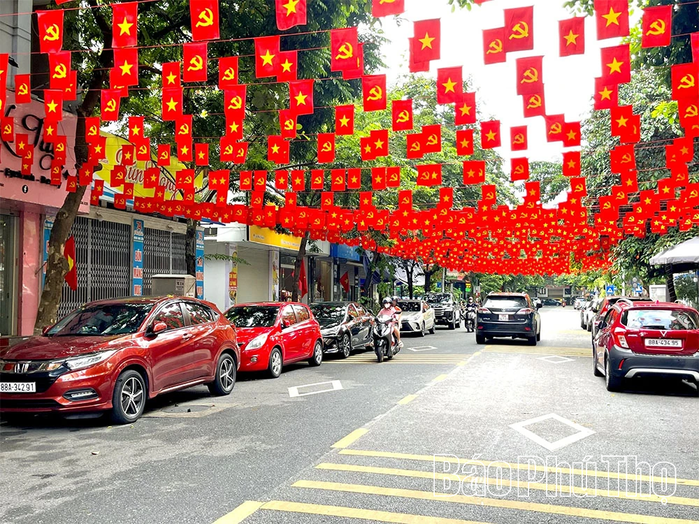 Cờ đỏ sao vàng: Biểu tượng của lòng yêu nước