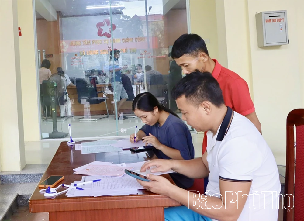 Xã Lương Sơn gắn mã QR cho toàn bộ 405 thủ tục hành chính