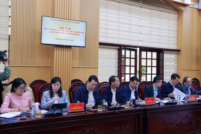 Tháo gỡ khó khăn, thúc đẩy tăng trưởng và hoàn thiện  chính quyền hai cấp tại Ninh Bình- Ảnh 4.