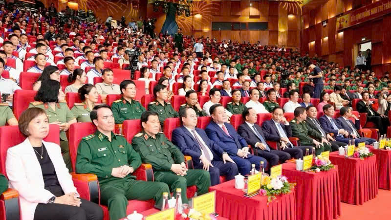 Các đại biểu tham dự Lễ trao Giải. (Ảnh: QUANG THỌ)