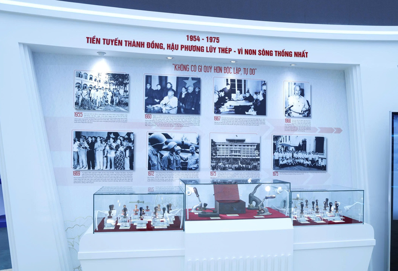 Trưng bày Triển lãm ‘Văn phòng Chính phủ - 80 năm đồng hành cùng dân tộc’- Ảnh 8.