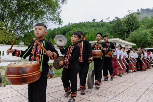 Chương trình MTQG 2026-2035: Cú hích hợp nhất, khơi dậy sức mạnh văn hóa nông thôn, dân tộc thiểu số. - Ảnh 1. Chương trình MTQG 2026-2035: Cú hích hợp nhất, khơi dậy sức mạnh văn hóa nông thôn, dân tộc thiểu số. - Ảnh 1.