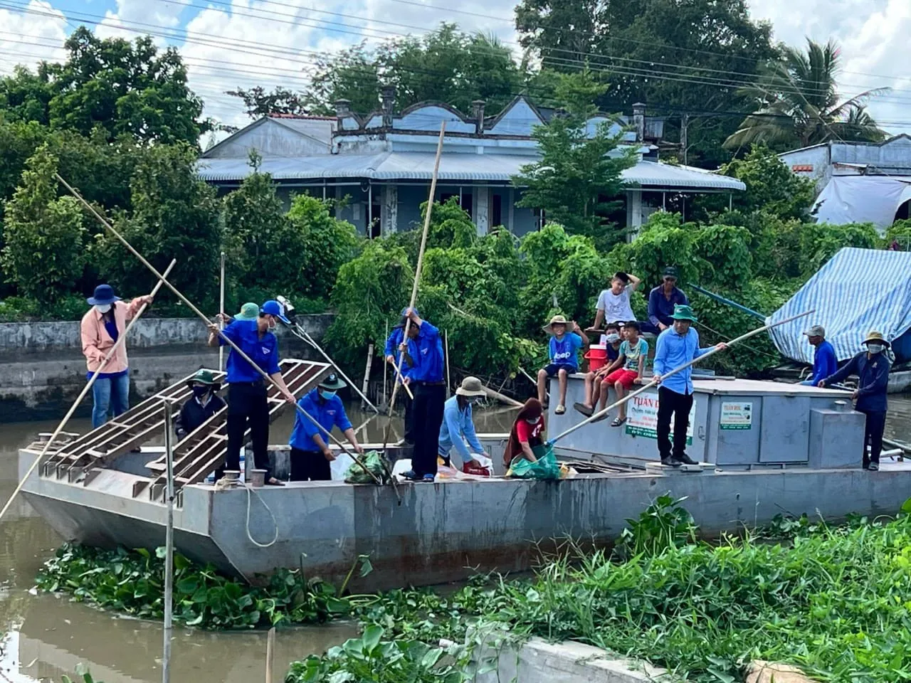 Từ dòng kênh quê đến niềm tin của nhân dân