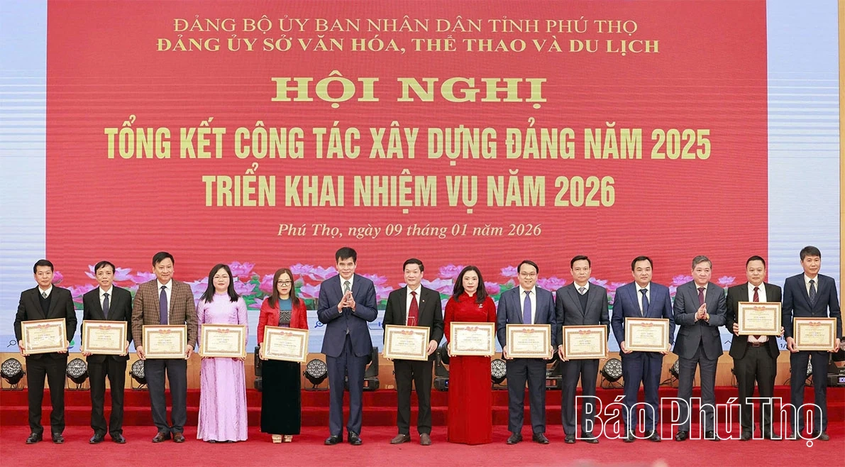 Tập trung xây dựng và phát triển văn hóa, đáp ứng yêu cầu phát triển bền vững của địa phương