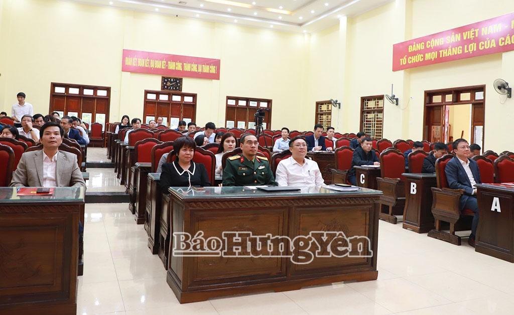 Đại biểu dự hội nghị tại điểm cầu Đảng ủy các cơ quan Đảng tỉnh.