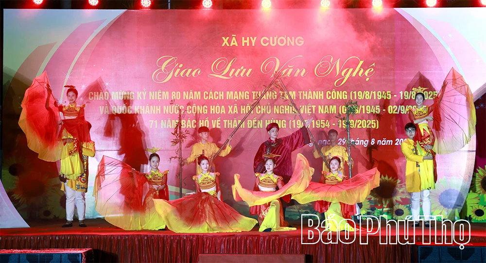 Giao lưu văn nghệ “Tự hào Đất Tổ- Vững bước tương lai”