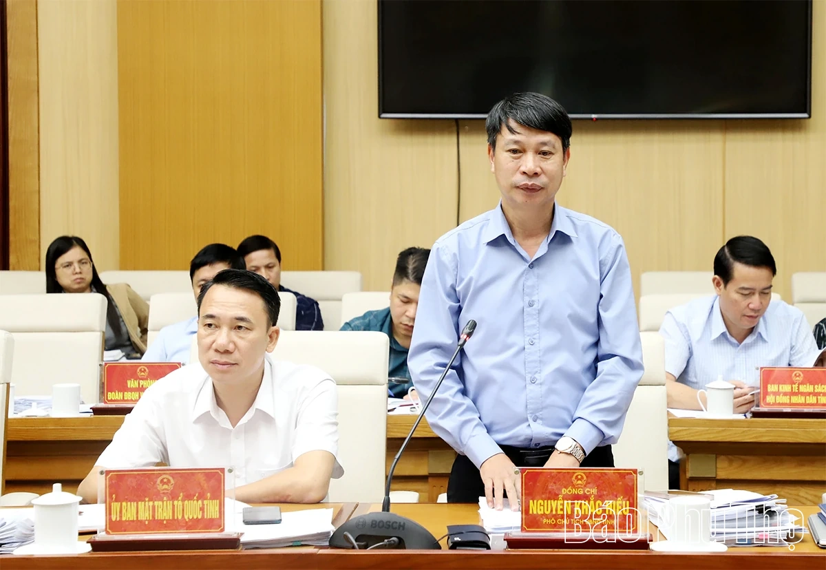 Chủ tịch UBND tỉnh Trần Duy Đông chủ trì phiên họp chuyên đề về xây dựng văn bản quy phạm pháp luật