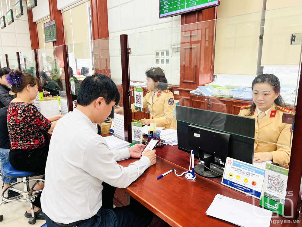 Trung tâm Phục vụ hành chính công của tỉnh được đầu tư đồng bộ về cơ sở vật chất, trang thiết bị hiện đại, góp phần tạo bước đột phá trong công tác cải cách hành chính và hiện đại hóa nền hành chính.