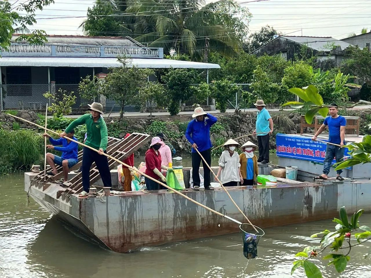 Từ dòng kênh quê đến niềm tin của nhân dân